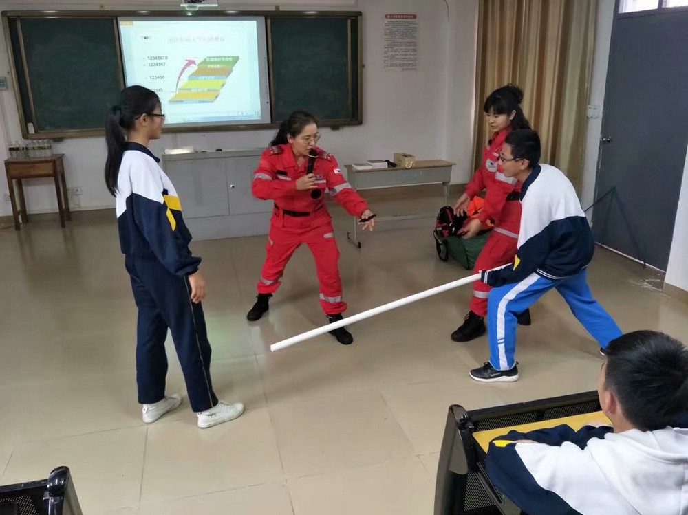 防减灾活动进校园4.jpg